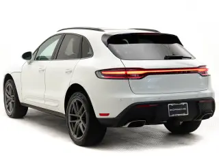 2025 Porsche Macan - Photo 21
