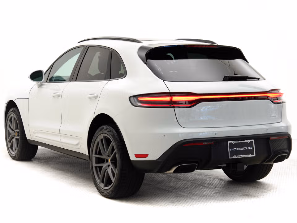 2025 Porsche Macan - Photo 19