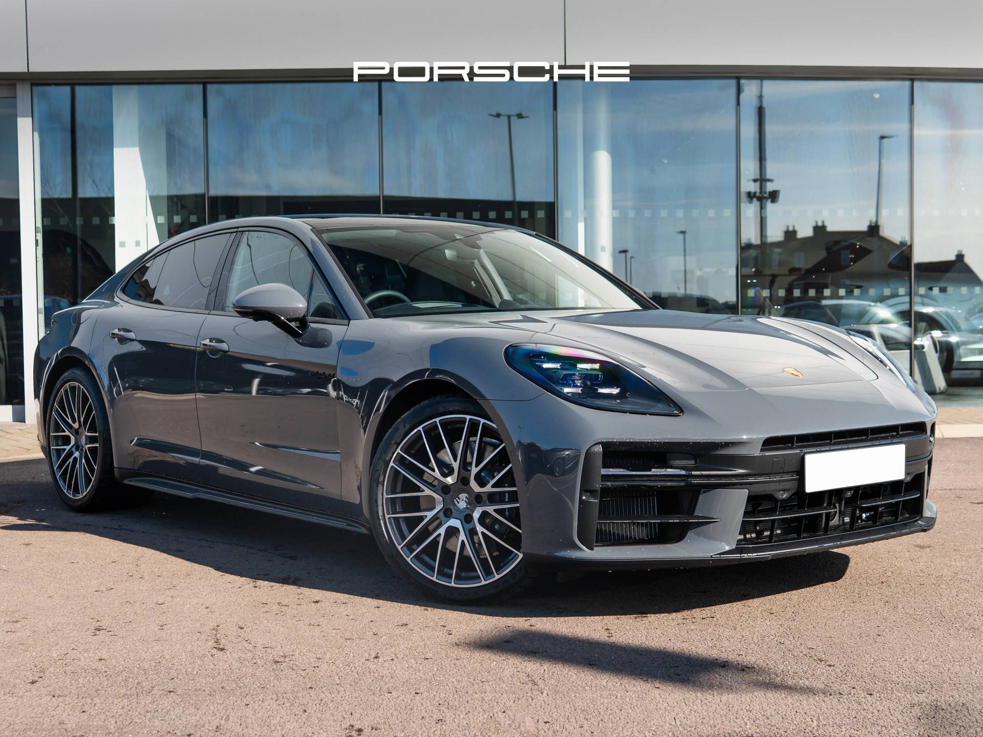 Panamera 4 E-Hybrid, photo 1 of 30