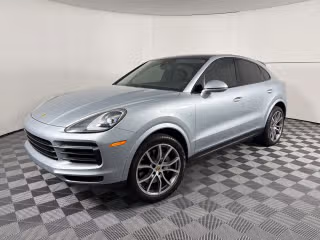 2023 Porsche Cayenne S's photo