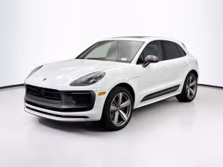 2026 Porsche Macan T's photo