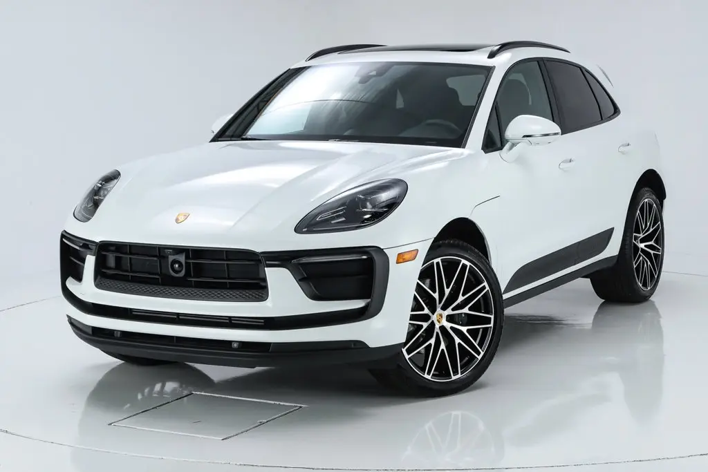 2026 Porsche Macan Base - Photo 8