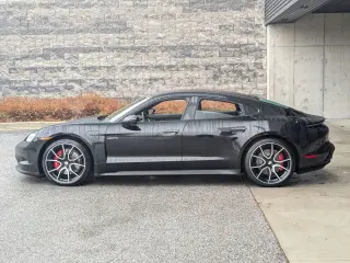 2026 Porsche Taycan S - Photo 13