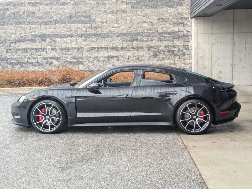 2026 Porsche Taycan S - Photo 15