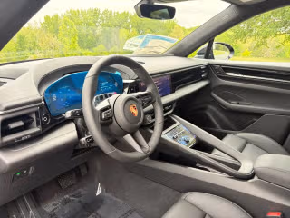 2026 Porsche Macan Base - Photo 25