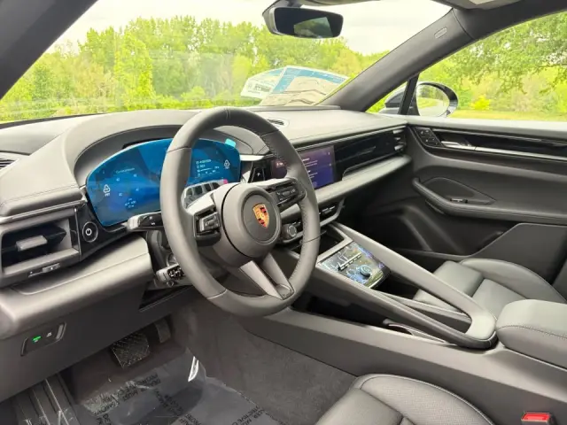2026 Porsche Macan Base - Photo 30