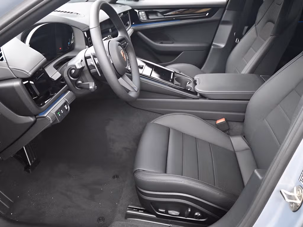 2025 Porsche Panamera Base - Photo 36