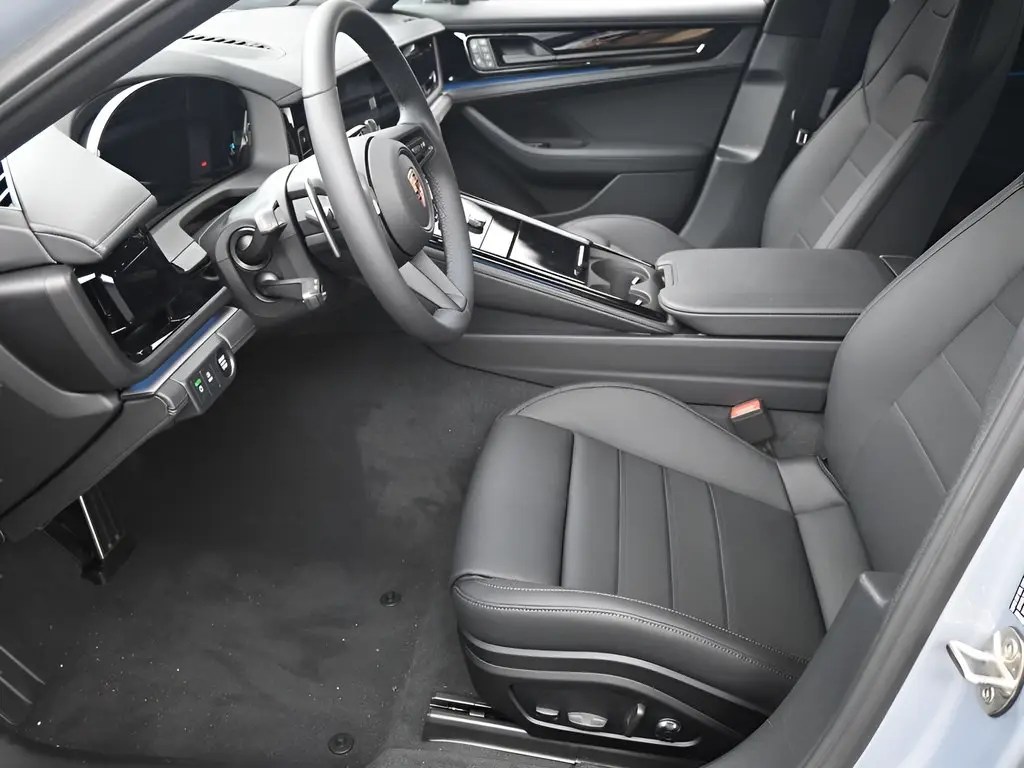 2025 Porsche Panamera Base - Photo 40