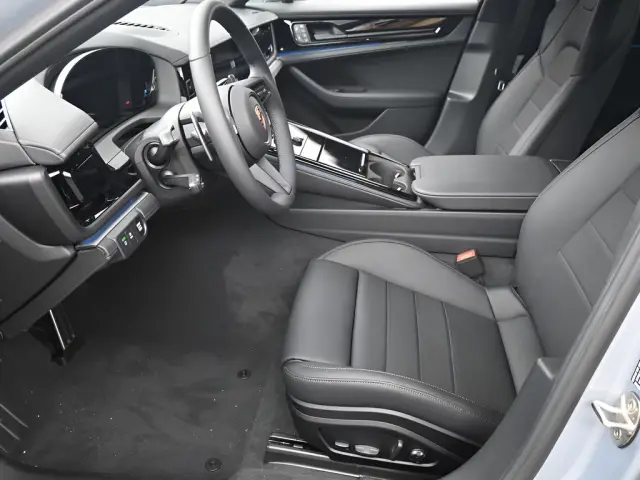 2025 Porsche Panamera Base - Photo 38