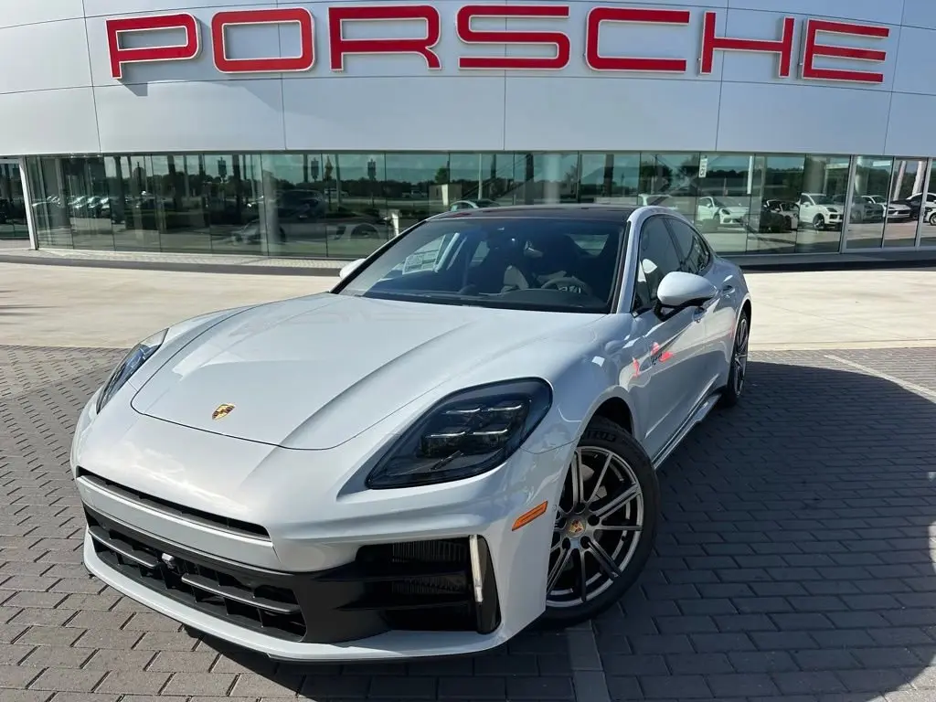 2025 Porsche Panamera 4 E-Hybrid - Photo 8