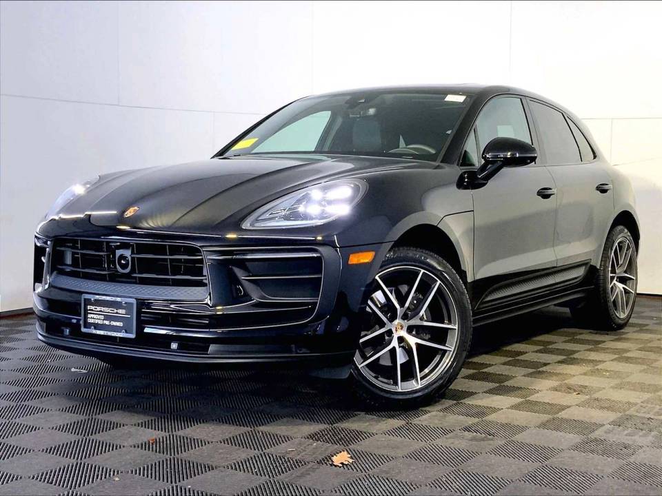 2025 Porsche Macan Base