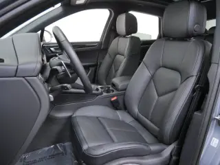 2026 Porsche Macan T - Photo 37
