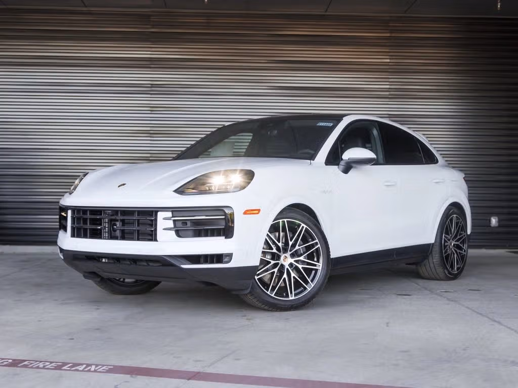 2026 Porsche Cayenne Coup E-Hybrid - Photo 4