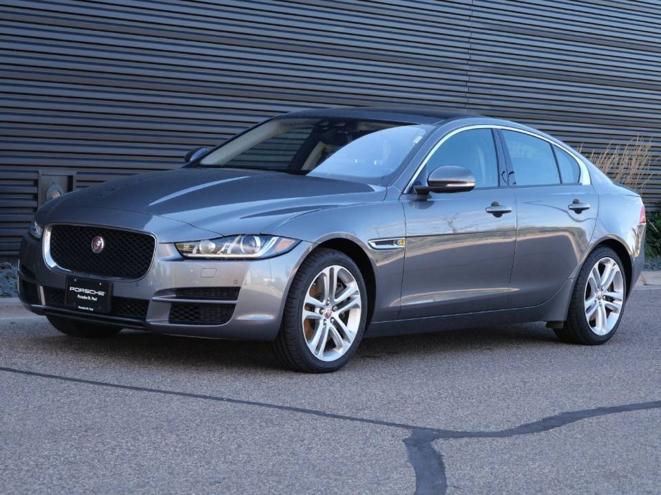 2017 Jaguar XE