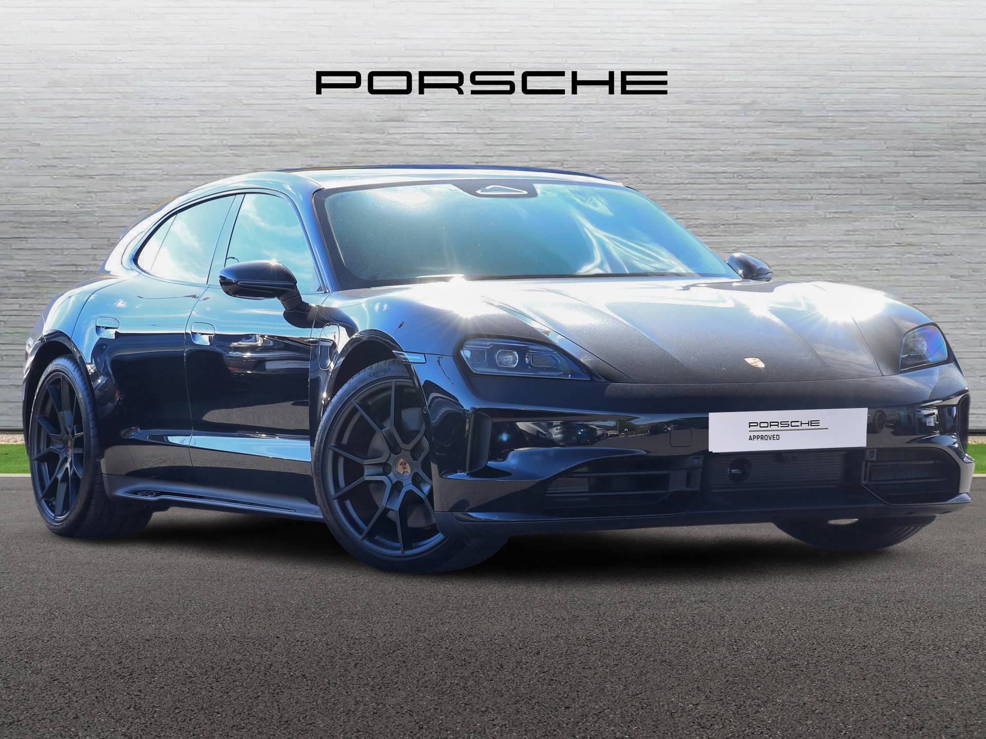Taycan GTS Sport Turismo, photo 1 of 35