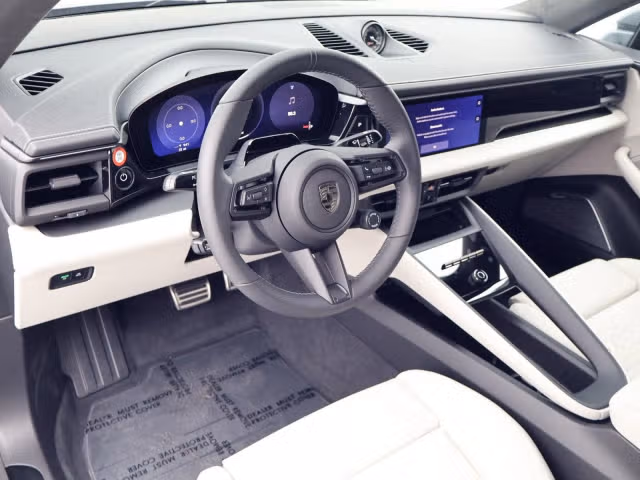 2026 Porsche Macan Turbo Electric - Photo 26