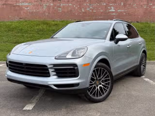 2023 Porsche Cayenne Platinum Edition's photo
