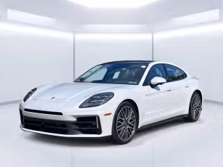 2024 Porsche Panamera 4's photo