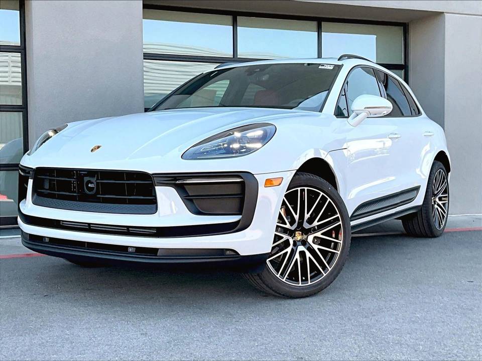 2025 Porsche Macan Base