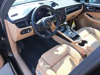 2026 Porsche Macan - Photo 29