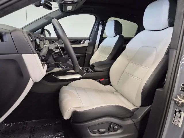 2026 Porsche Cayenne Coup Turbo E-Hybrid - Photo 38