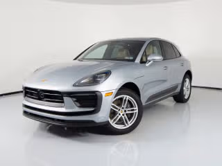 2025 Porsche Macan's photo