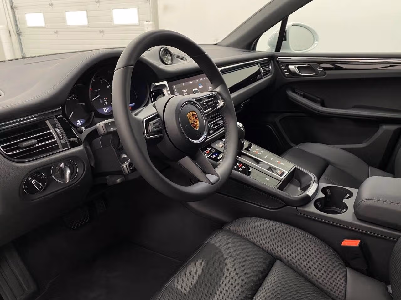 2026 Porsche Macan Base - Photo 28