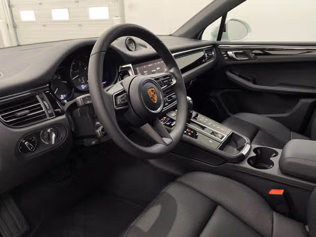 2026 Porsche Macan Base - Photo 26