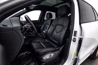 2025 Porsche Macan Base - Photo 33