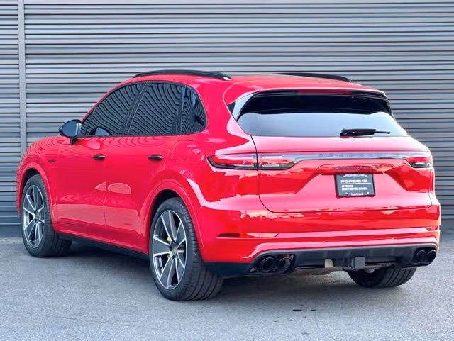 2023 Porsche Cayenne Turbo S E-Hybrid - Photo 20