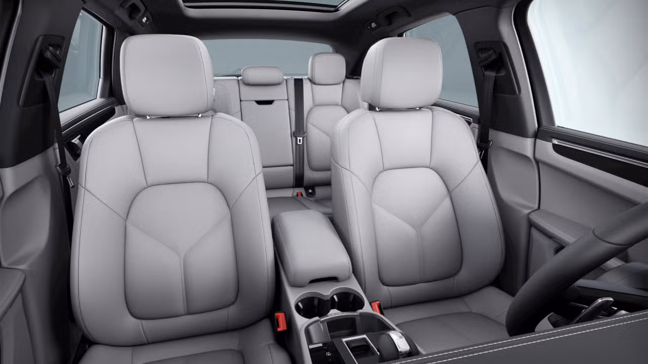 2026 Porsche Macan - Photo 36