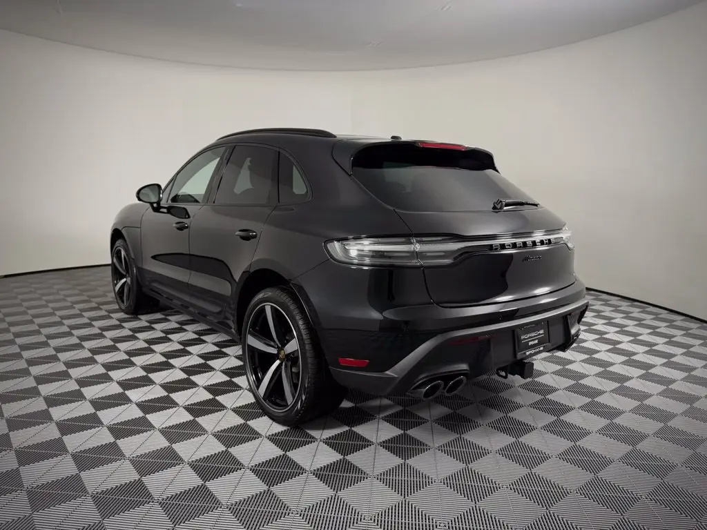 2026 Porsche Macan T - Photo 24