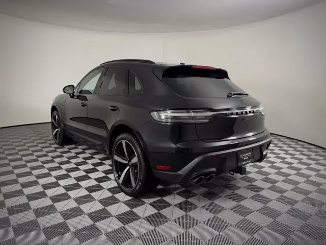 2026 Porsche Macan T - Photo 22