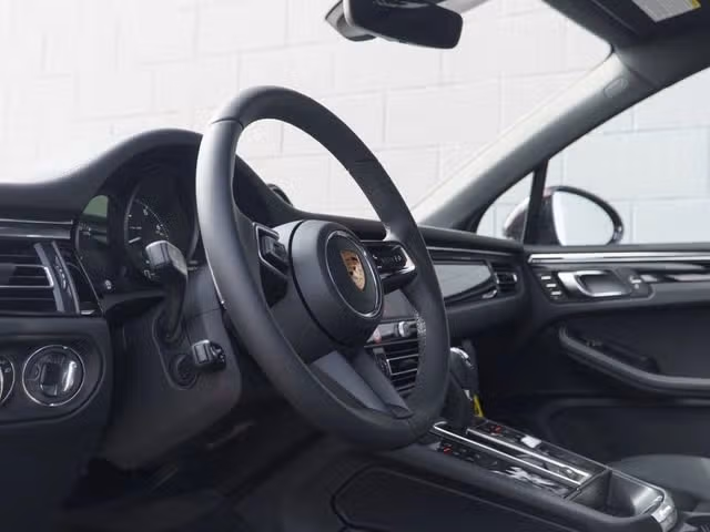2026 Porsche Macan Base - Photo 35