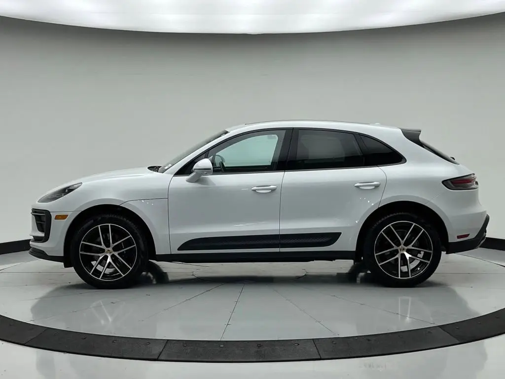 2025 Porsche Macan Base - Photo 16