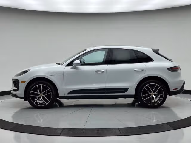 2025 Porsche Macan Base - Photo 10