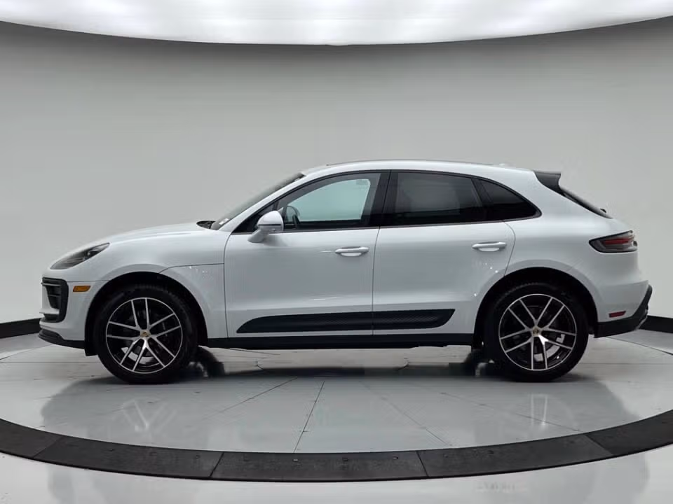 2025 Porsche Macan Base - Photo 11