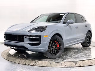 2026 Porsche Cayenne S's photo