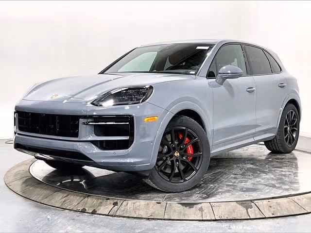 2026 Porsche Cayenne S - Photo 3