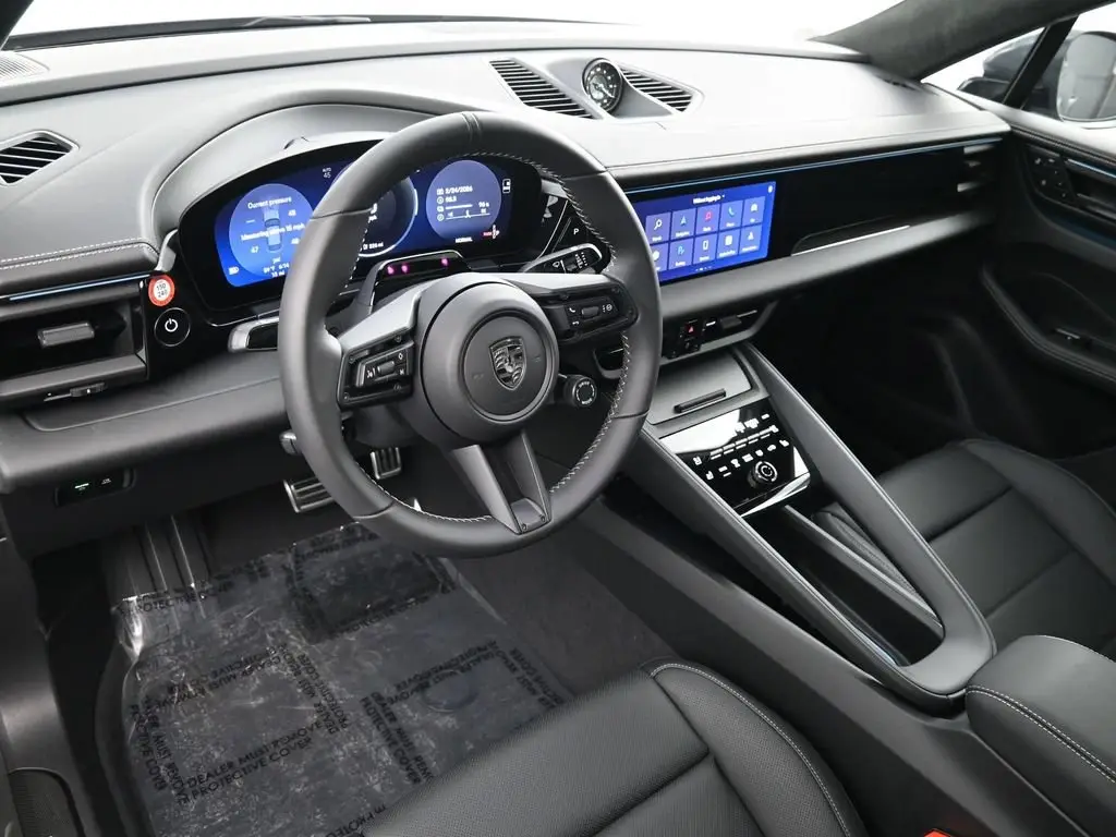 2026 Porsche Macan Turbo Electric - Photo 32