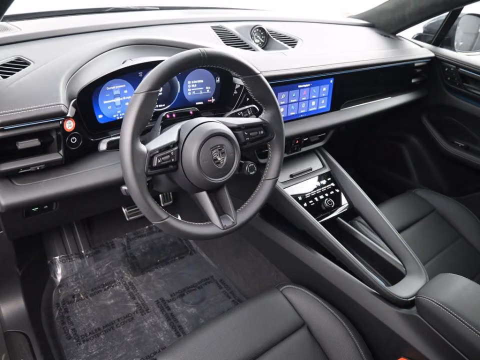 2026 Porsche Macan Turbo Electric - Photo 27