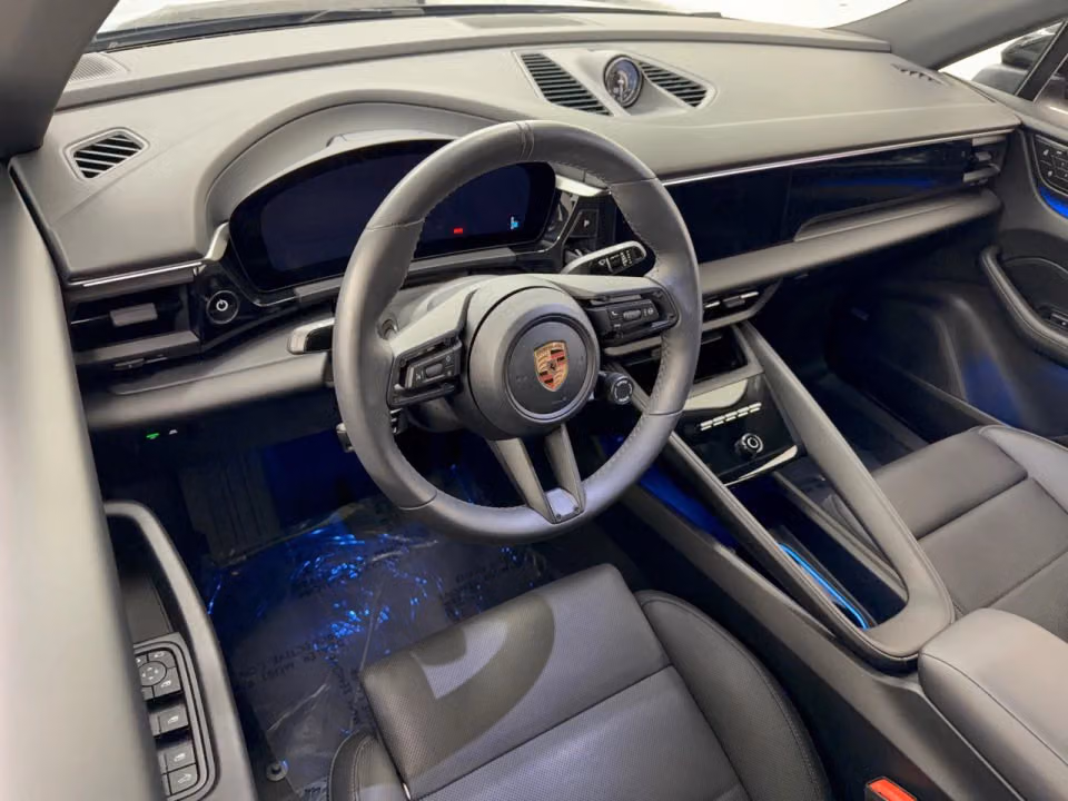 2025 Porsche Macan Base - Photo 27