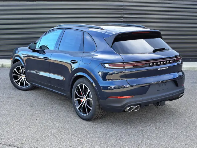2026 Porsche Cayenne S E-Hybrid - Photo 22
