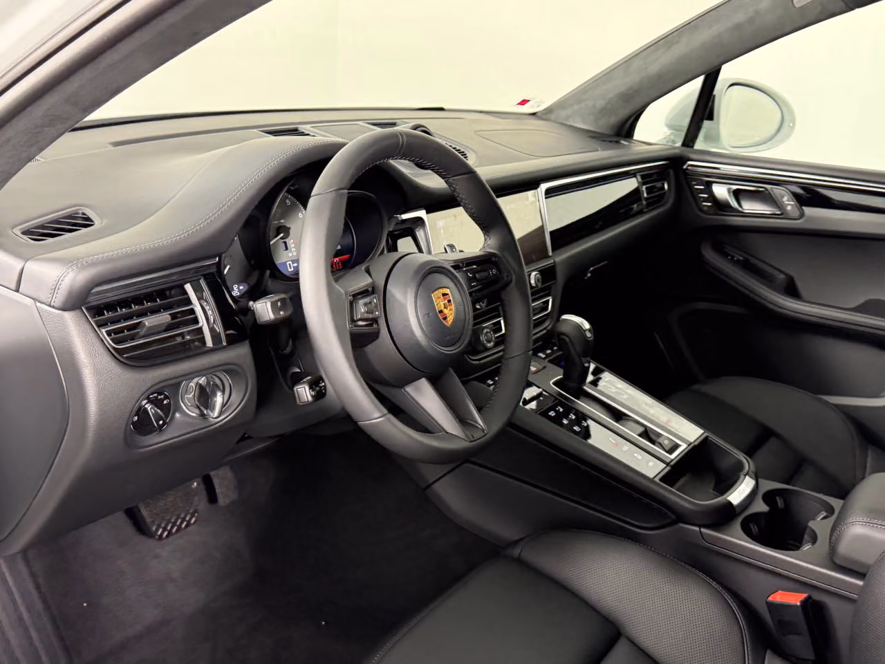 2026 Porsche Macan S - Photo 28