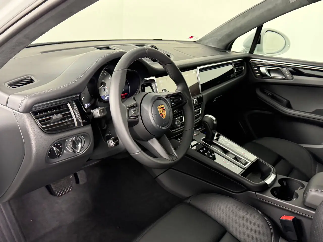 2026 Porsche Macan S - Photo 32