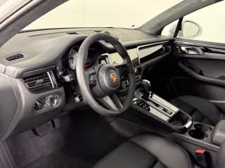2026 Porsche Macan S - Photo 25