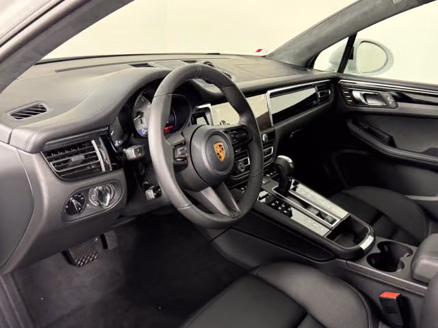 2026 Porsche Macan S - Photo 26