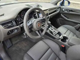 2025 Porsche Macan - Photo 29