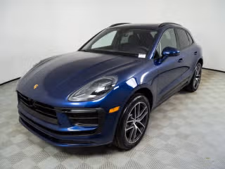2026 Porsche Macan -'s photo