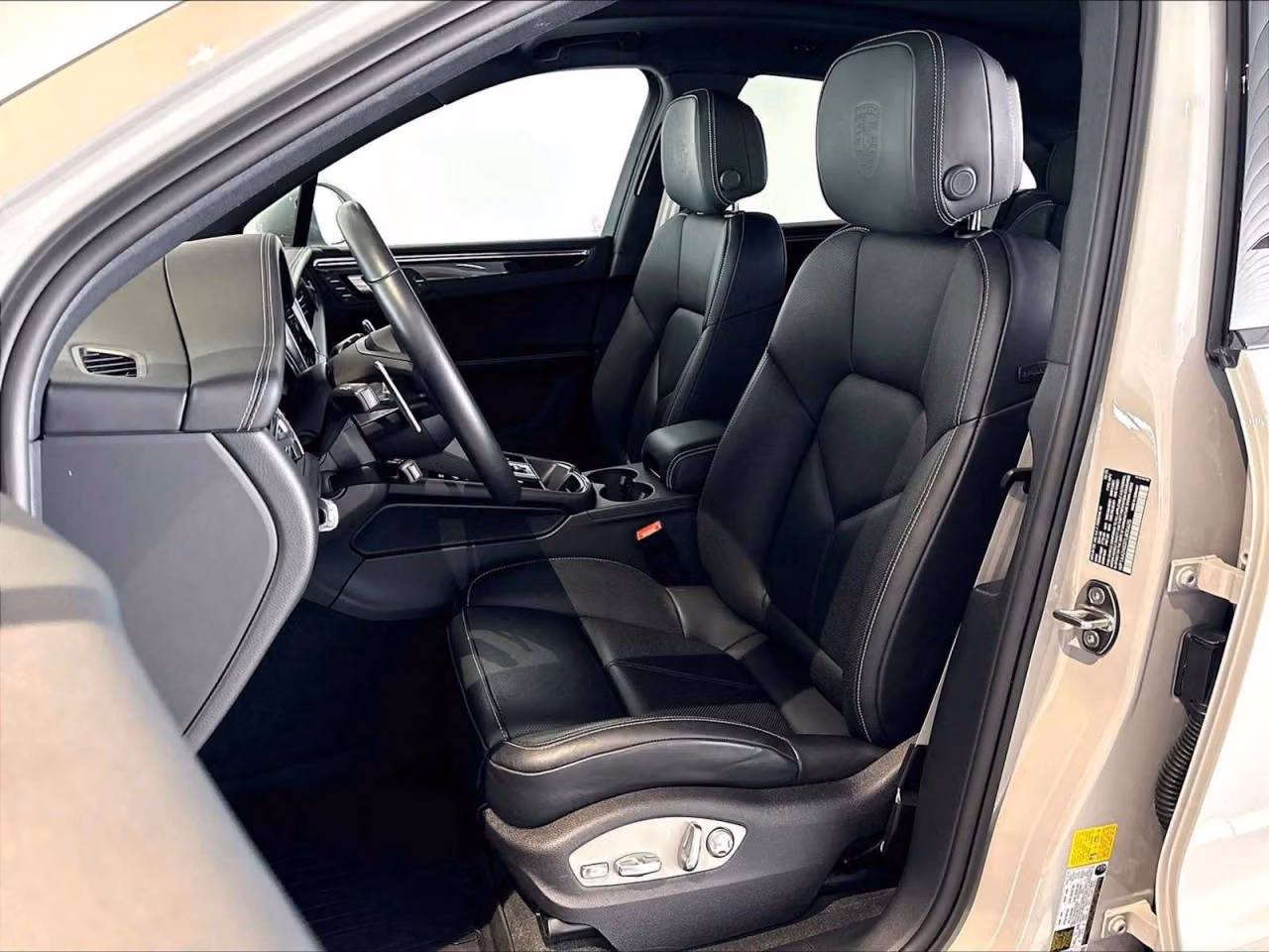 2026 Porsche Macan Base - Photo 36